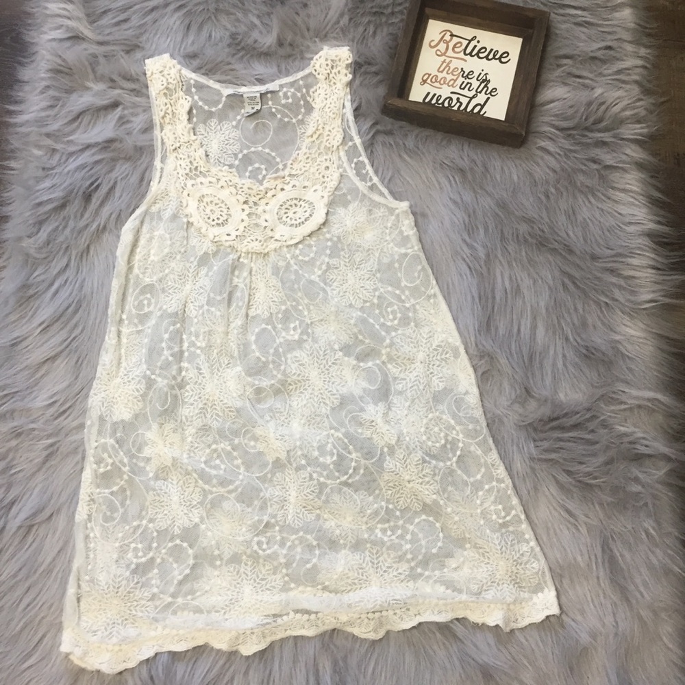 💟3/$10 American Rag Lace tank